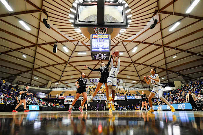 Jefferson Willamette 6A Oregon girls basketball quarterfinal 2024 Naji Saker-50